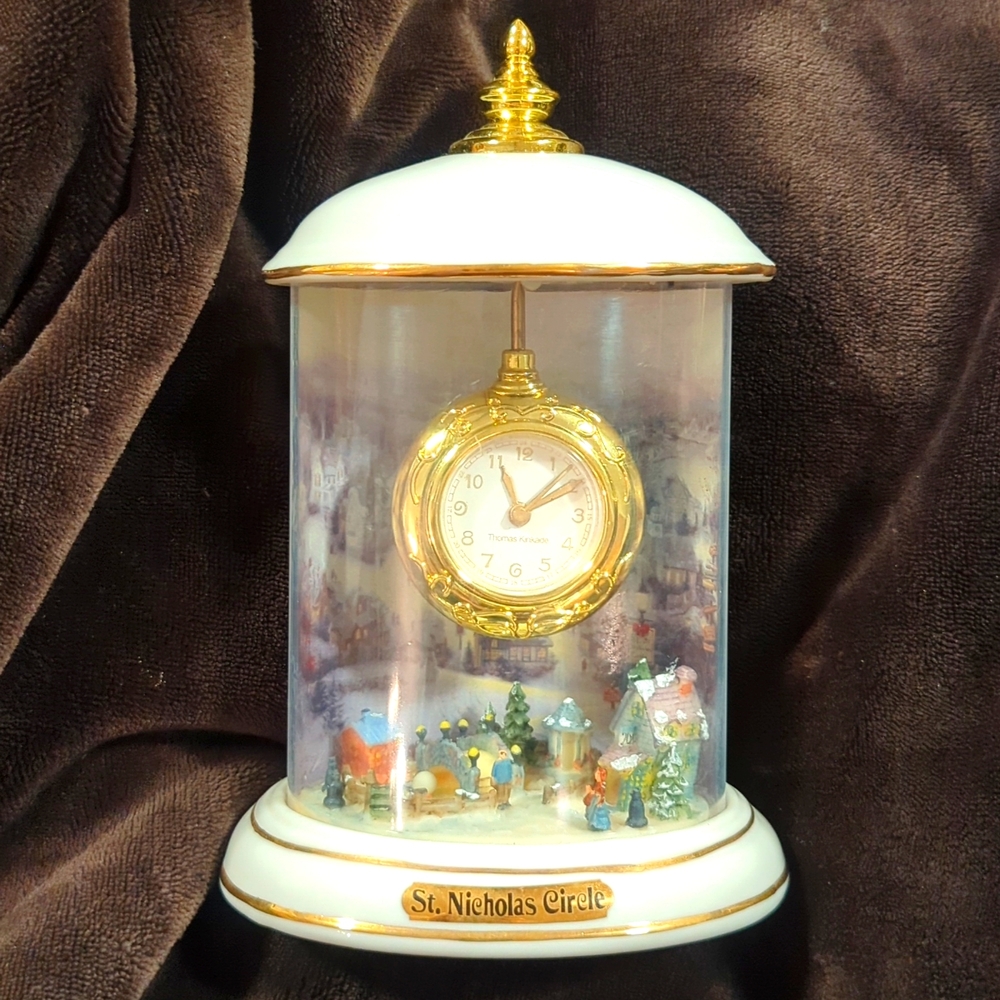 Thomas Kinkade's St. Nicholas Circle Dome Clock 2004